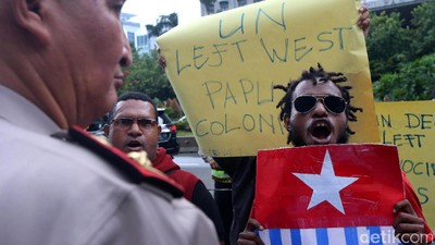 Demo Soal Kesehatan di Papua