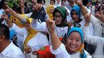 Kegembiraan Pendukung Wahidin-Andika di MK