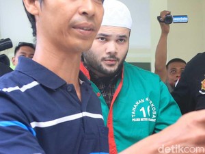 Dijenguk Ayah dan Ibunda, Ridho Rhoma Disebut Semakin Membaik
