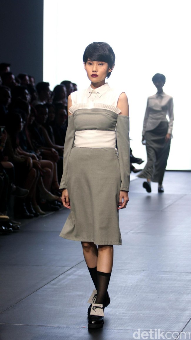 Koleksi terbaru Hunting Fields di Plaza Indonesia Fashion Week 2017. Plaza Indonesia Lt.8, Jakarta. [Foto: Mohammad Abduh/Wolipop]