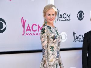 Obsesi Baru Nicole Kidman: Pakai Gaun Bermotif Binatang