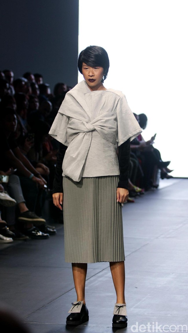 Koleksi terbaru Hunting Fields di Plaza Indonesia Fashion Week 2017. Plaza Indonesia Lt.8, Jakarta. [Foto: Mohammad Abduh/Wolipop]