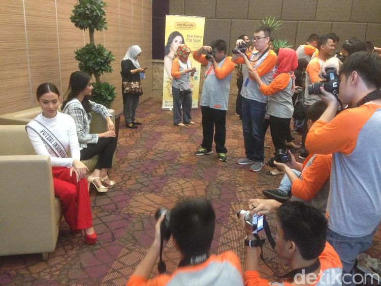 Ketika Anak dengan Autisme Jadi Fotografer Putri Indonesia 2017