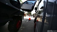 Jumlah pendemo sendiri semakin sedikit dari sebelumnya.