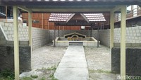 Makam Sabba Ani adalah makam sebuah keluarga asal Malaysia yang melarikan diri dari penjajahan Inggris. Keluarga ini memiliki 5 anggota yaitu Sabba Ani, Garabia, Makangug, Karut, dan Salda (Bonauli/detikTravel)
