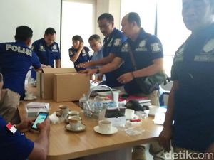 Polda Banten Geledah Kantor Bapelkes Krakatau Steel