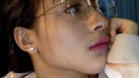 Pesinetron berdarah Pakistan itu terlihat lebih cantik dengan kacamata atau tanpa kacamata? Dok. Instagram/marginw
