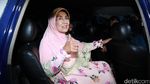 Lambaian Tangan dan Senyuman Nani Widjaja