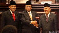 AM Fatwa juga pernah menghadiri pelantikan Oesman Sapta Odang (OSO) sebagai ketua DPD beberapa waktu lalu. Foto: Lamhot Aritonang