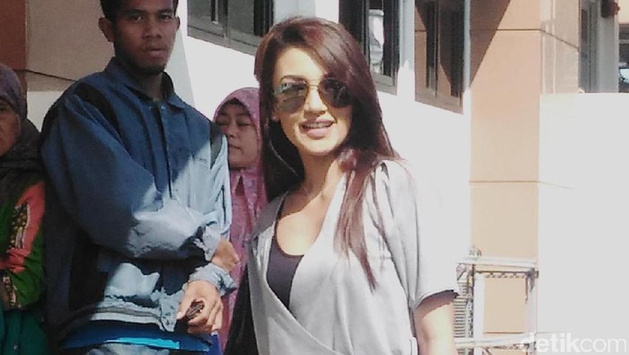 Tsania Marwa Nekat ke Rumah Atalarik untuk Bertemu Anak-anak