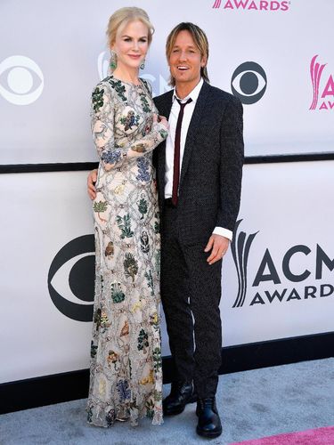 Obsesi Baru Nicole Kidman Pakai Gaun Bermotif Binatang Obsesi Baru Nicole Kidman Pakai Gaun Bermotif Binatang