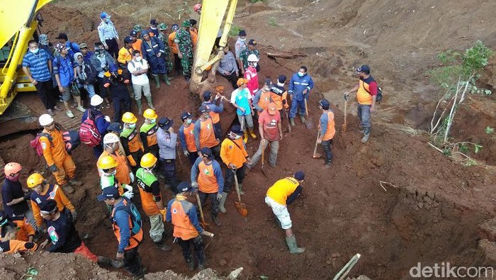 Masa Pencarian Korban Longsor Ponorogo Diperpanjang