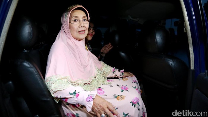 Sultan Keraton Kasepuhan Cirebon Rencananya Jadi Saksi Pernikahan Nani Widjaja