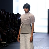 Koleksi terbaru Hunting Fields di Plaza Indonesia Fashion Week 2017. Plaza Indonesia Lt.8, Jakarta. [Foto: Mohammad Abduh/Wolipop]