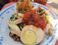 Pendiri Warung Nasi Campur Bali Legendaris Men Weti Tutup Usia