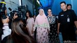 Lambaian Tangan dan Senyuman Nani Widjaja