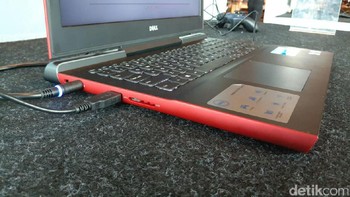 Dell turut menonjolkan sistem pendinginan di Inspiron 15 seri 7000 yang disebutnya sangat efektif. Meski dalam kondisi beban penuh menjalankan game, suhunya diklaim tidak akan meningkat signifikan. Foto: detikINET/Yudhianto