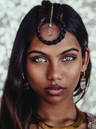Mantan Model Vogue Tewas Gantung Diri di Asrama Sekolah 