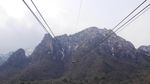 Naik Kereta Gantung ke Puncak Gunung Bersalju di Korea