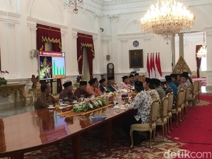 Ke Jokowi, Ulama Ini Ngadu Dipungut Pajak atas Tanah Wakaf