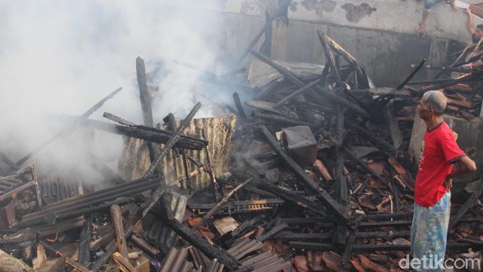 Dua Rumah di Garut Terbakar Diduga karena Gas Bocor