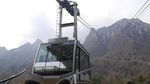 Naik Kereta Gantung ke Puncak Gunung Bersalju di Korea