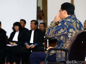 Video Diputar Jaksa, Ahok Protes Tulisan Menista Alquran