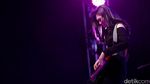 Isyana Main-main Dengan Instrumen Musik