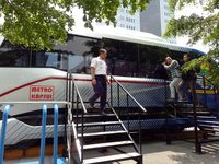 Prototipe Metro Kapsul Mejeng di Alun-alun Bandung