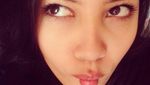 Kala Anggika Bolsterli Berpose Duck Face, Imut?