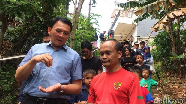 Ahok cek kali di Jaksel / 