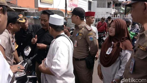 Sempat ada penolakan dari warga Kebon Baru, Tebet