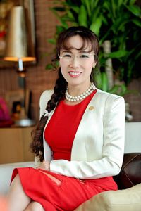 Kisah Berdirinya Maskapai Vietnam yang Pramugarinya Berbikini