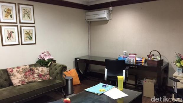 Ruang sekretariat wakil ketua DPD / 