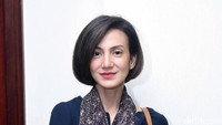 Wanita berusia 39 tahun itu tampak lebih fresh dengan potongan rambut pendek khasnya. Pool/Noel/detikFoto.