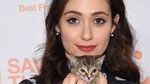 Gemas! Lucunya Emmy Rossum Kala Berpose Bersama Hewan