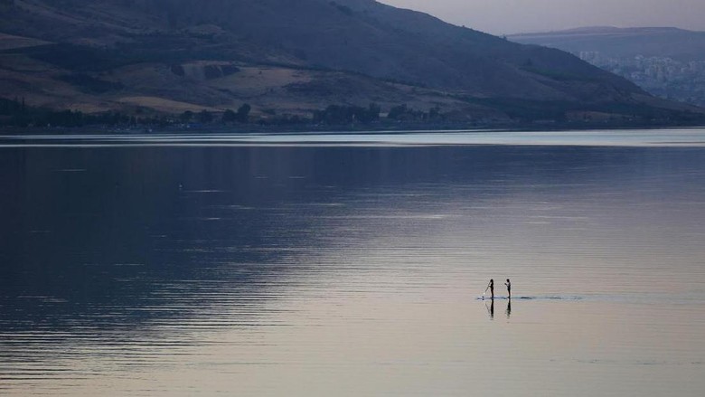 Danau Galilea, danau air tawar terendah di planet bumi (Ronen Zvulun/Reuters) Danau Galilea, danau air tawar terendah di planet bumi (Ronen Zvulun/Reuters)