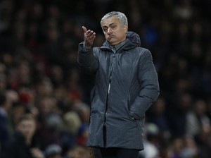 Usai 29 Laga di MU, Mourinho Masih Lebih Buruk dari Van Gaal