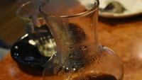 Bagi Anda yang suka dengan kopi hitam, Anda bisa memilih single origin Toraja. Kopi ini sangat cocok untuk Anda yang tidak suka dengan rasa kopi strong. Dengan karakteristik chocolaty dan citrus tentu rasanya cocok jadi teman bersantai.
