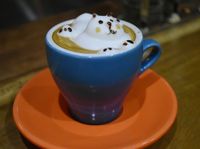 Moka Coffee Cabana: Gurih Renyah <i>Angle Hair</i> Topping Kepiting Soka