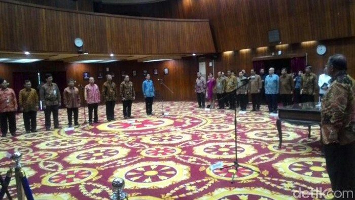 Darmin Lantik 8 Pejabat Eselon II Kemenko Perekonomian