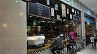 Moka Coffee Cabana yang bertempat di Bintaro Jaya Xchange Mall ini punya sajian kopi enak. Mulai dari kopi Toraja, Aceg Gayo hingga House Blend. Tempatnya nyaman, membuat Anda dapat duduk berlama-lama di sini.