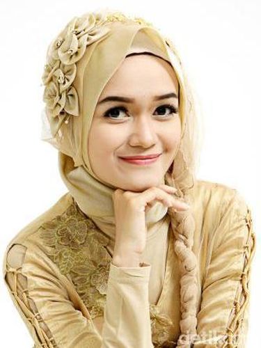 Foto Manisnya 6 Peserta Sunsilk Hijab Hunt Berbusana Motif Bunga