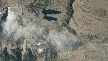 Pengunungan Andes dilihat dari atas. Foto: NASA
