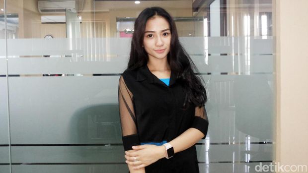 Bella Luna Cerita Bertemu Razman, Chika Waode Diam-diam Gugat Cerai