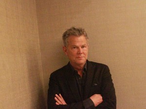 David Foster Hipnotis Surabaya dengan Lagu Nostalgia