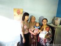Istri Ahok Temui Warga yang Anaknya Mikrosefalus