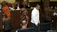 Mereka semua bersaksi untuk terdakwa Irman dan Sugiharto.