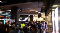 Karena kepadatan antrean tersebut, pihak penyelenggara membuka penukaran tiket di area venue pada hari ini, Jumat (7/4) pagi.