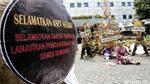 Aksi Teatrikal Rembang Bukan Kendeng